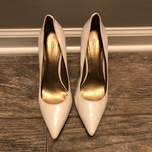 BCBG pumps